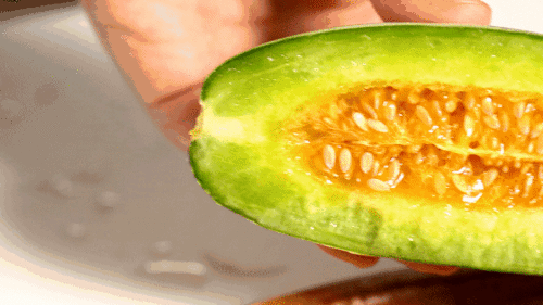 羊角蜜瓜是不是得打皮吃,皮薄肉厚,打皮还是留皮食用之谜