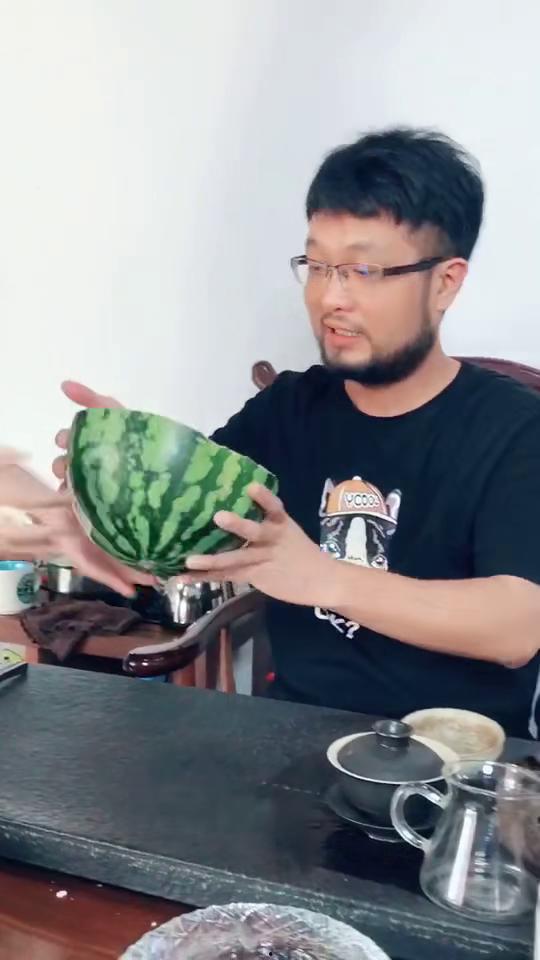 吃瓜消息的bgm,跟随吃瓜BGM,探寻娱乐资讯的趣味之旅