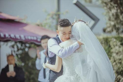 回到婚礼那一天,重温婚礼当天的甜蜜瞬间